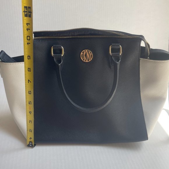 DKNY MEDIUM SIZE BLACK AND WHITE BAG - Picture 7 of 9